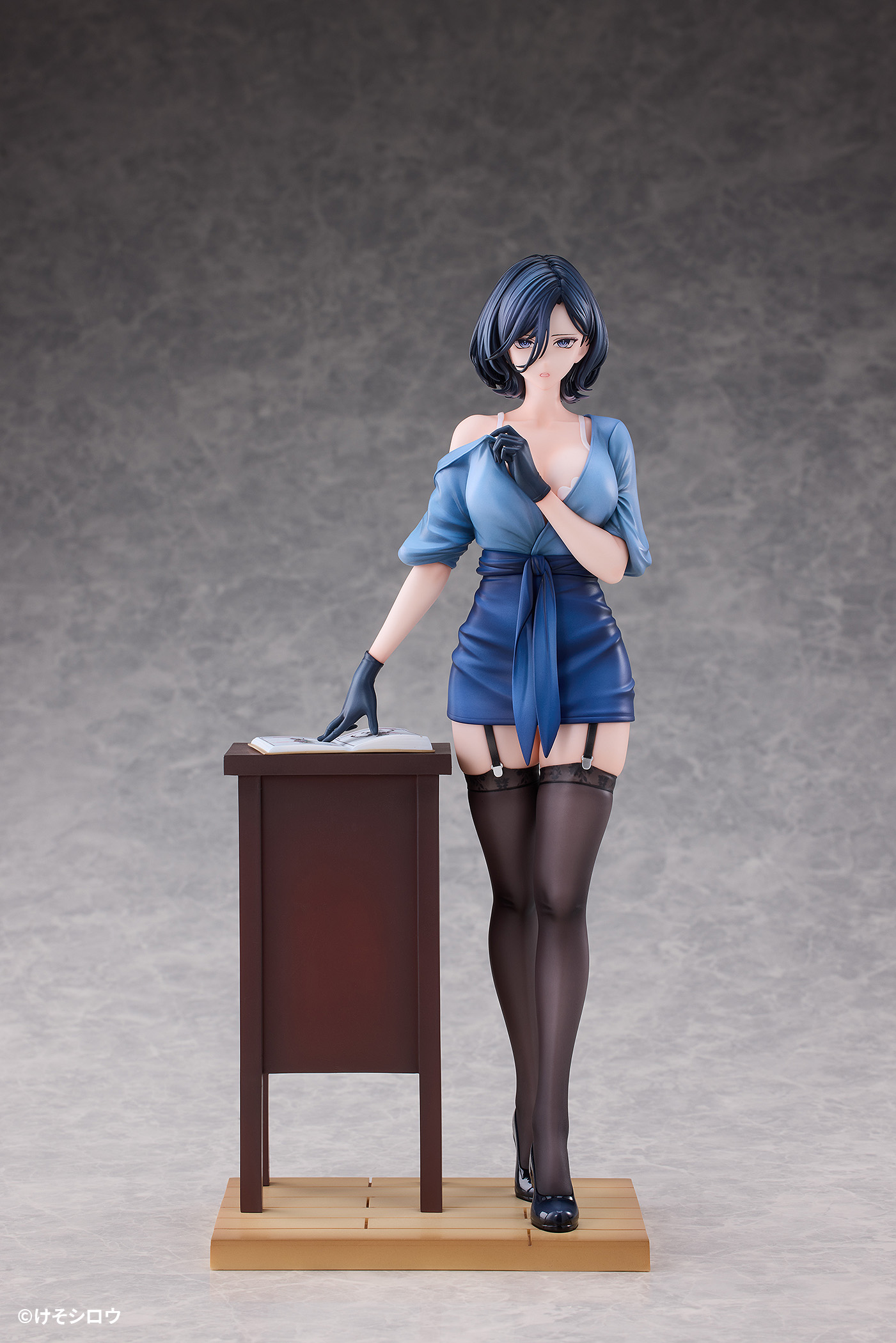 HanaBee A NATURAL ART TEACHER WHO SUDDENLY STARTS TAKING OFF HER CLOTHES RUMI 1/6 SCALE FIGURE